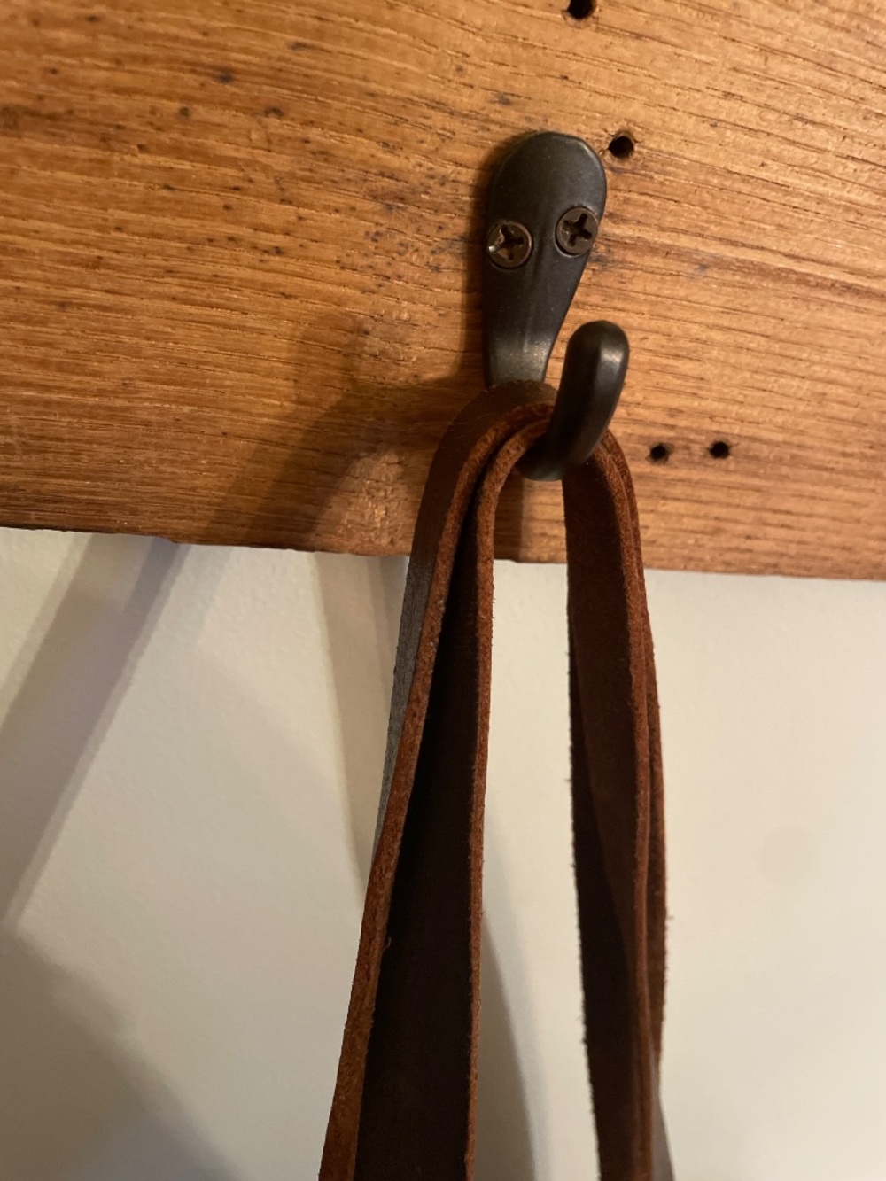 Boho-style woven and leather market tote - Picture 2 of 4